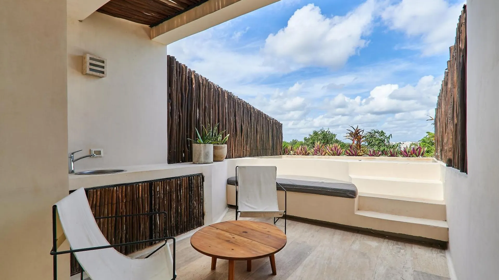 Dhalia - Private Roof With Pool & Beach Club Access 툴룸